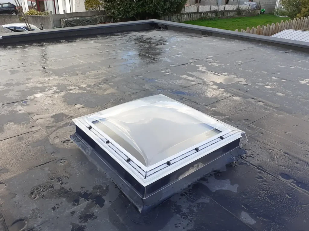 Velux Skydome sur toit plat et étanchéité à Héric et autour de moi, votre couvreur réalisera un devis
