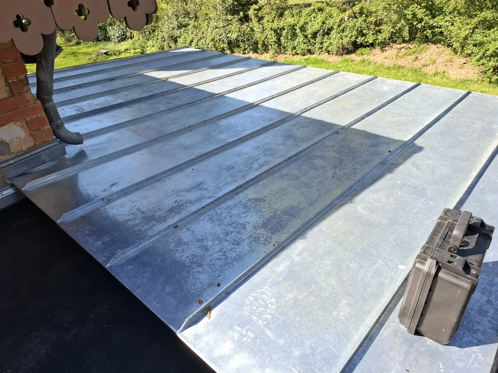 toit plat en zinc pour refaire l'étanchéité d'un couverture existante sur Bouvron, Plessé et Savenay